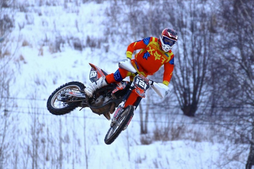 Зимний мотокросс