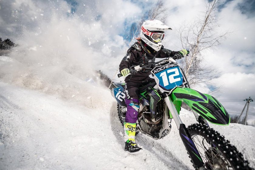 Зимний мотокросс