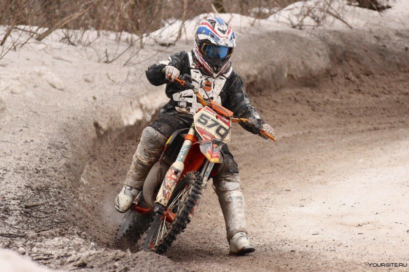 Мотокросс на снегу