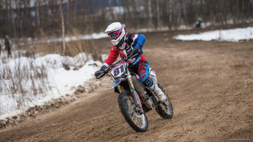 Зимний мотокросс