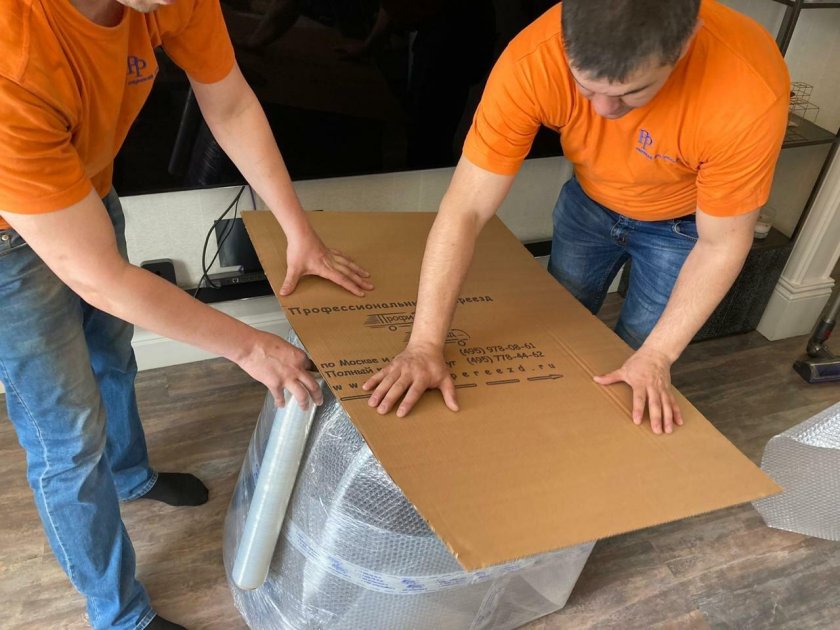 Упаковка корпусной мебели