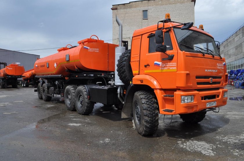 Полуприцеп-цистерна марки УЗСТ ППЦН-20