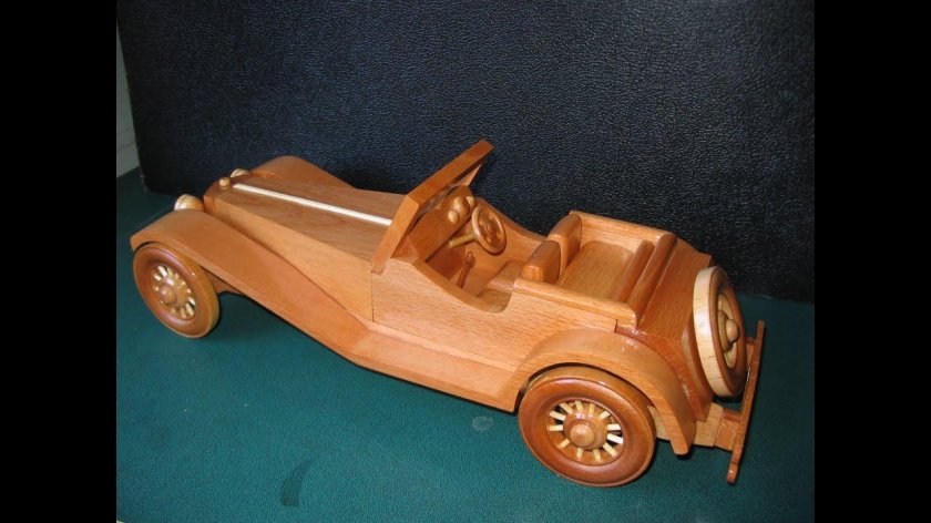 Деревянная модель грузовика