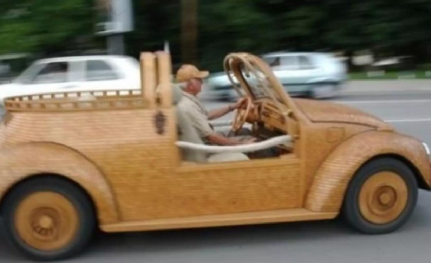 Автомобиль из дерева