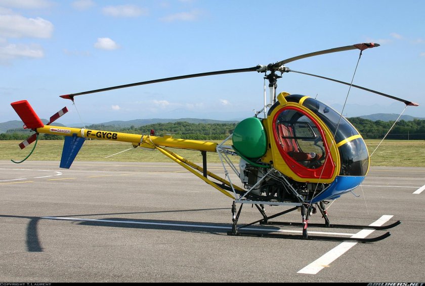 Schweizer 300c вертолет