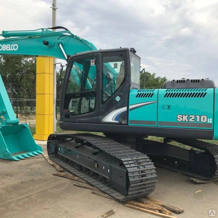 Экскаватор гусеничный Kobelco sk210lc-8