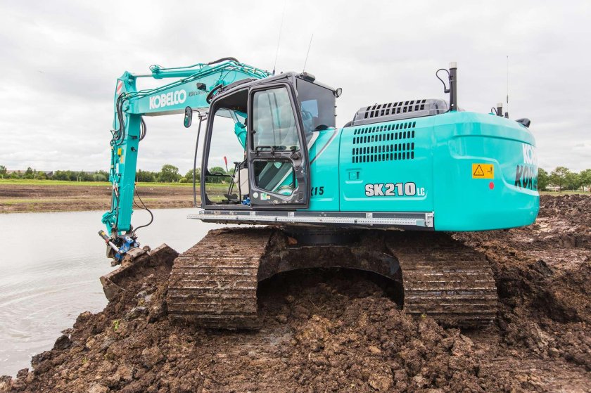 Экскаватор гусеничный Kobelco sk210lc-8
