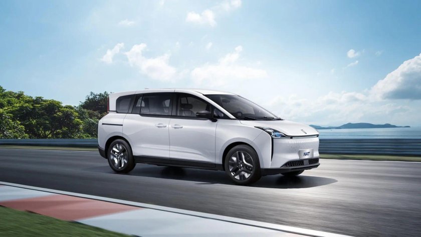 Минивэн FAW Bestune Nat