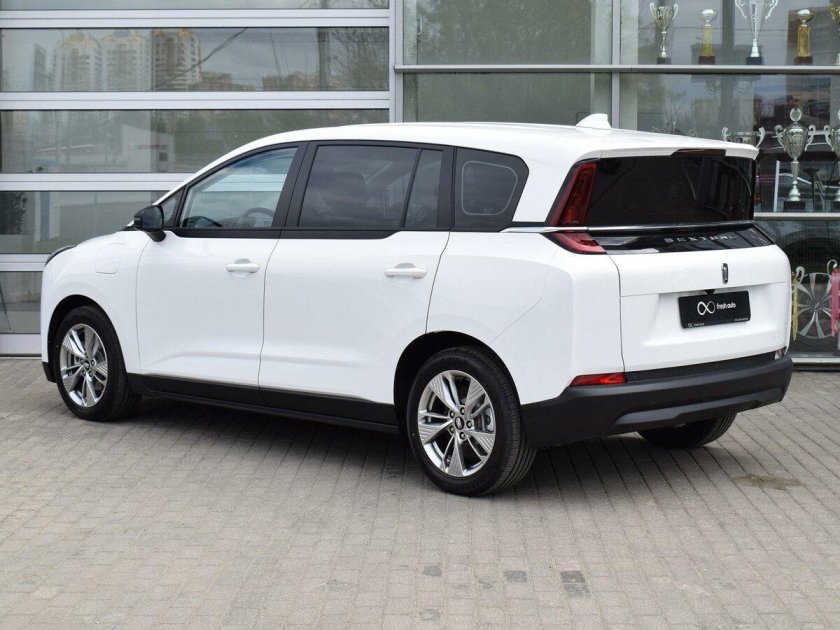 Белый FAW Bestune Nat