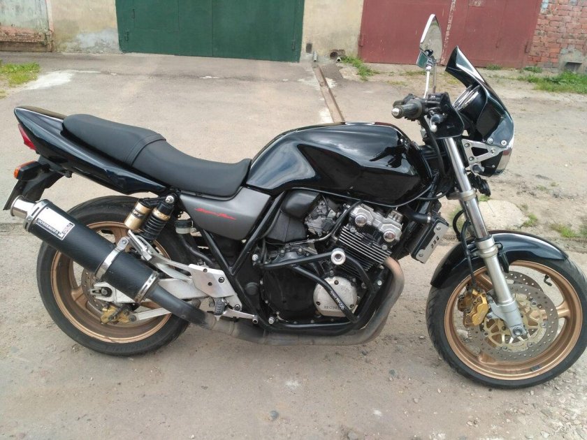 Honda CB 400 VTEC 1