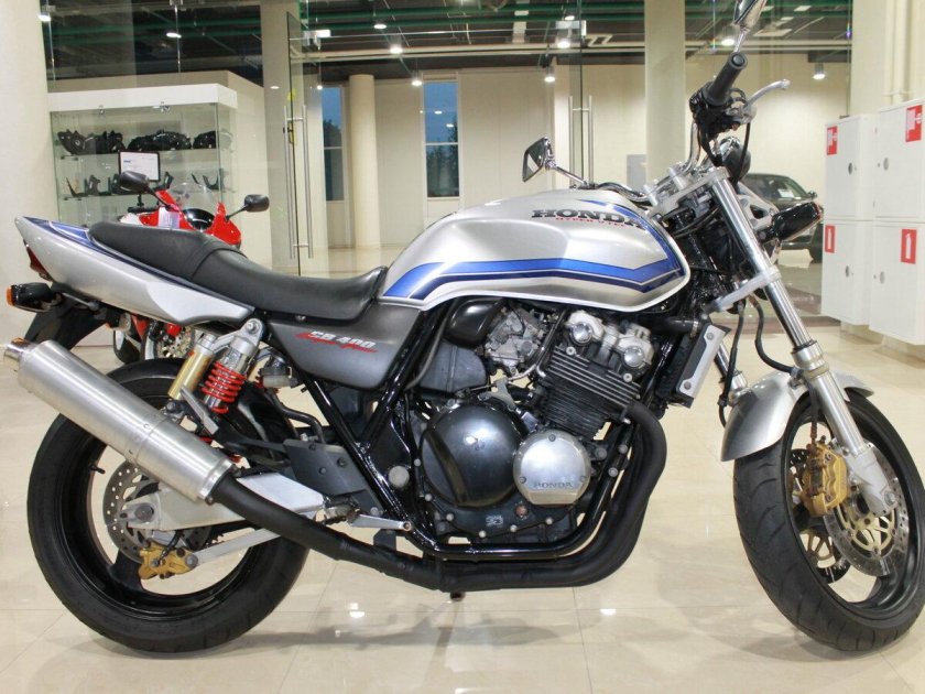 Honda CB 400 super four