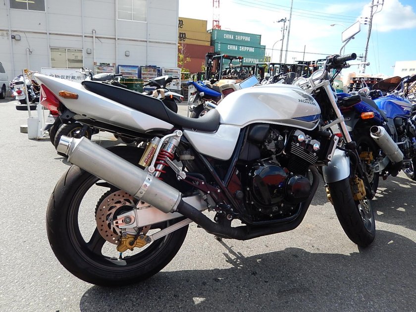 Honda cb400sf VTEC 2