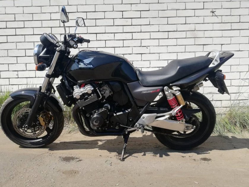 Honda cb400sf VTEC 3