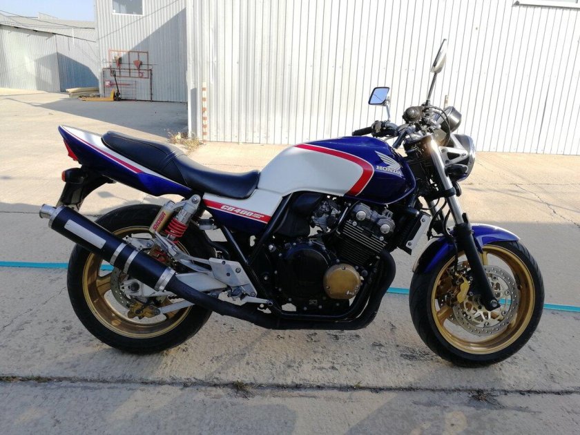 Honda cb400 2004