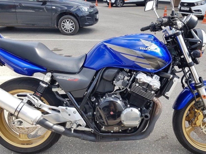 Honda cb400 2000