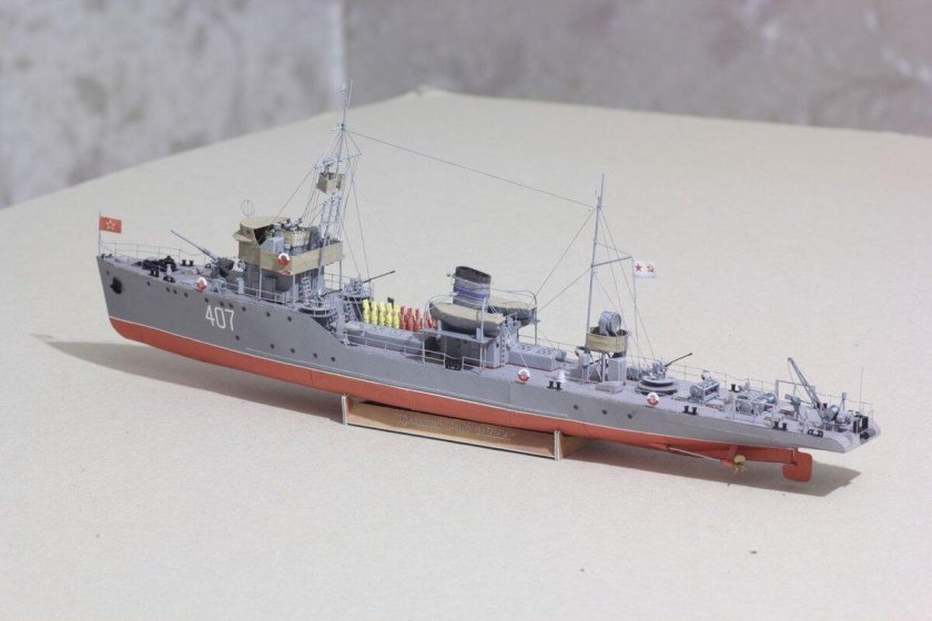 Модель тральщика