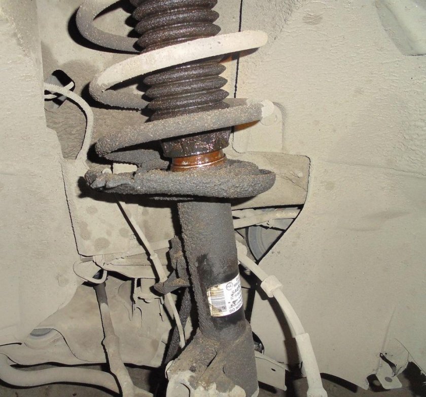 Передняя стойка Пежо партнёр 2011 года