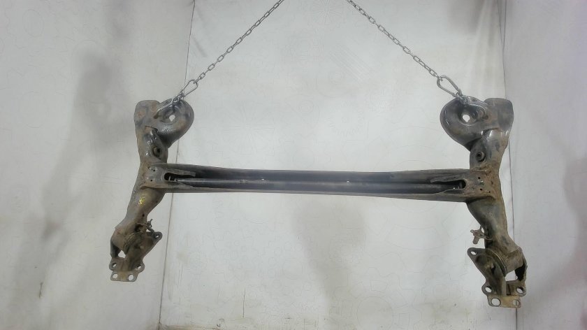 Задняя балка Пежо партнер 2008