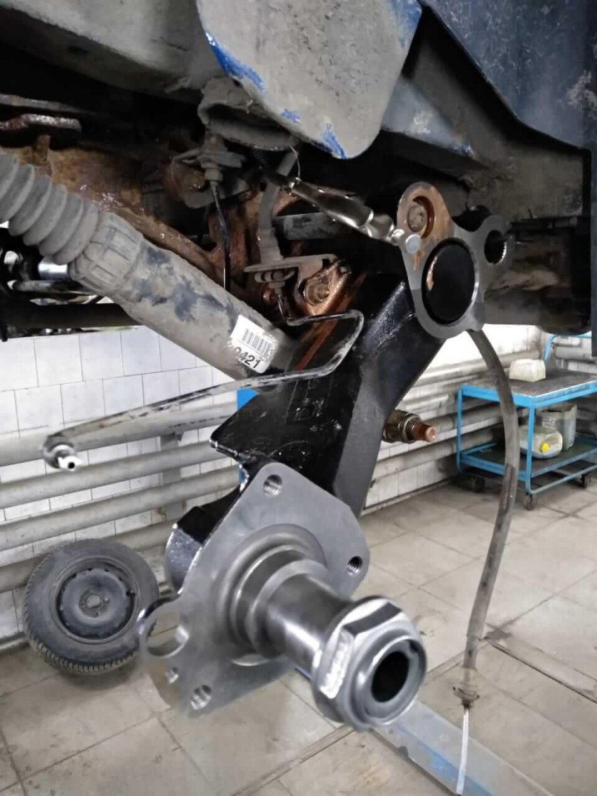 Задняя подвеска Peugeot partner балка