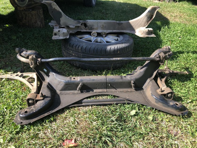 Подрамник Iran Khodro Samand 1.8