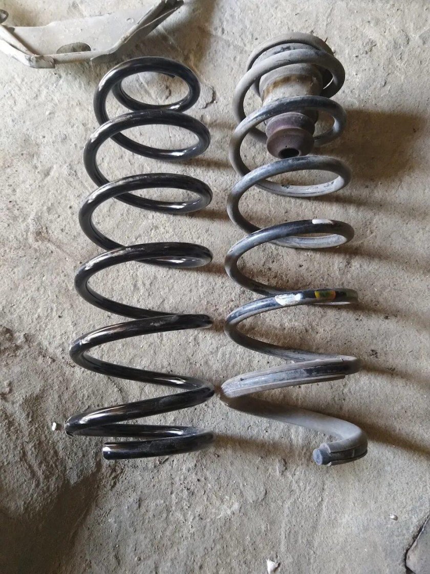 Пружина Peugeot 305 задняя