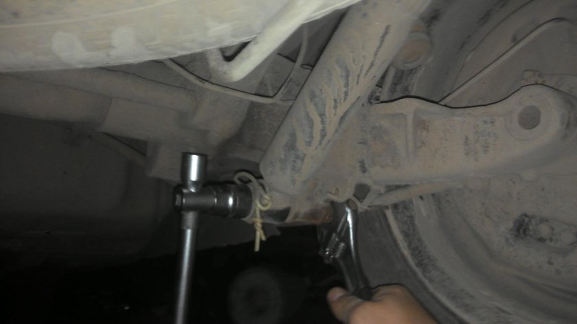 Задние амортизаторы Пежо партнер м59