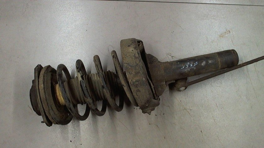 Правая стойка Пежо партнер типи