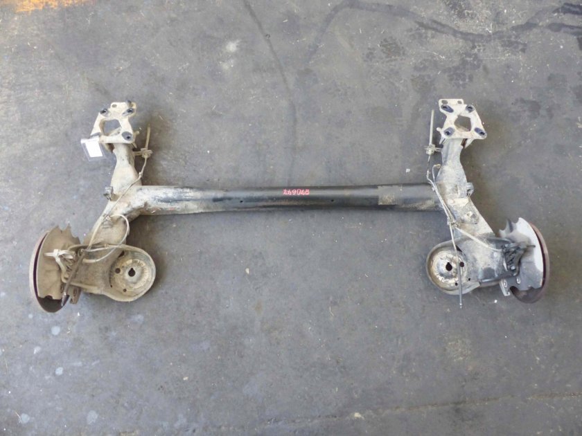 Задняя балка Пежо партнер