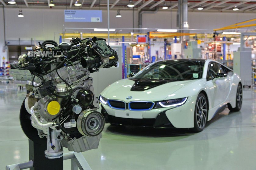 BMW i8 engine