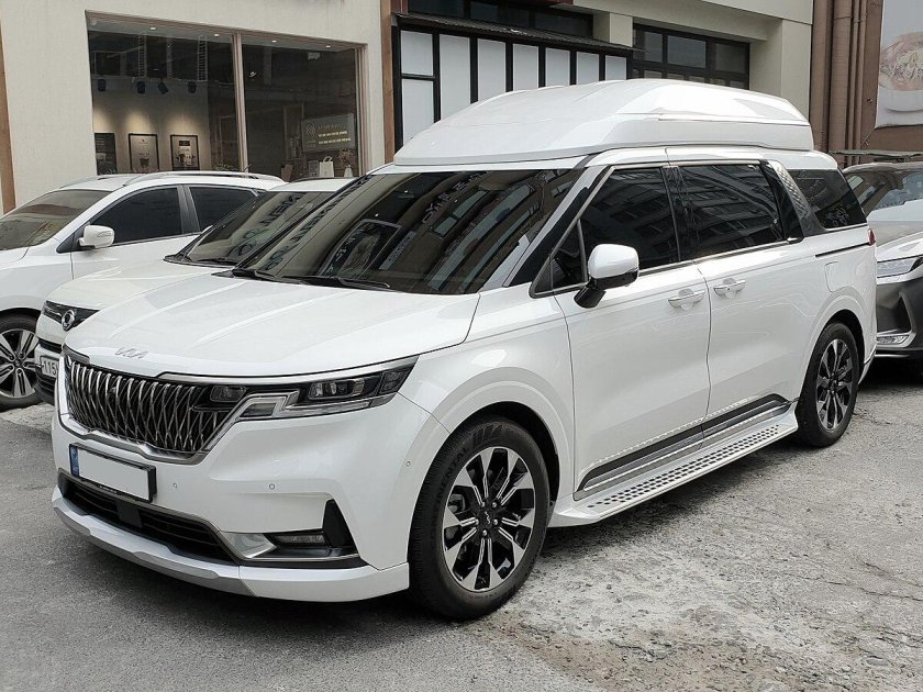 Kia Carnival Hi Limousine