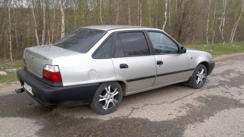 Daewoo Nexia купе хэтчбек
