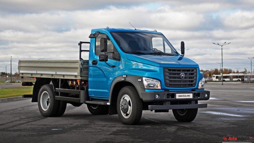 Грузовик газон Некст бортовой