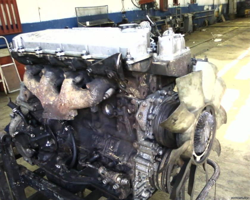 ДВС грузовика Исузу