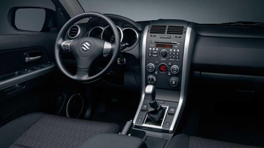 Suzuki Grand Vitara 2 салон