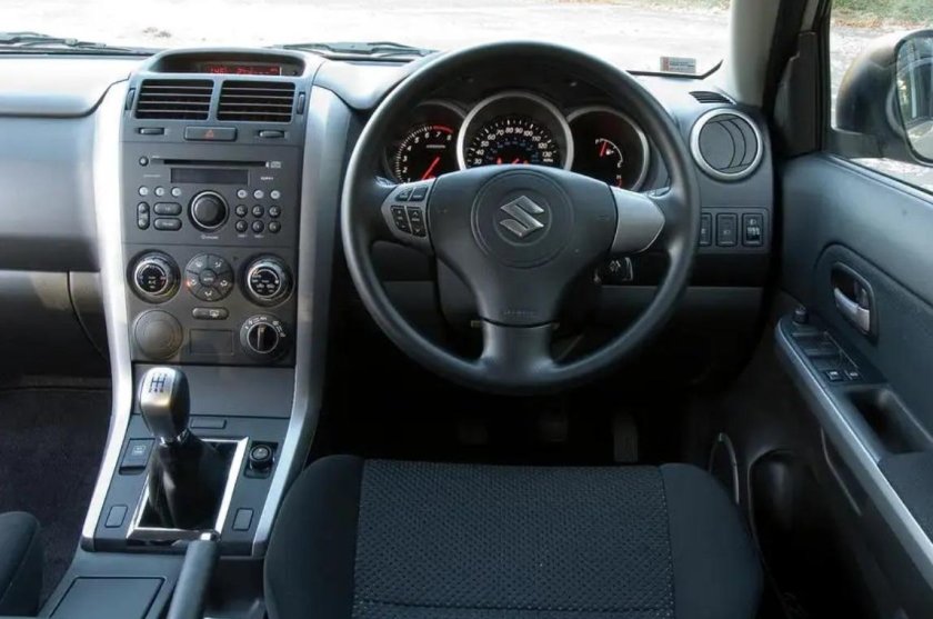 Suzuki Grand Vitara 2005 салон