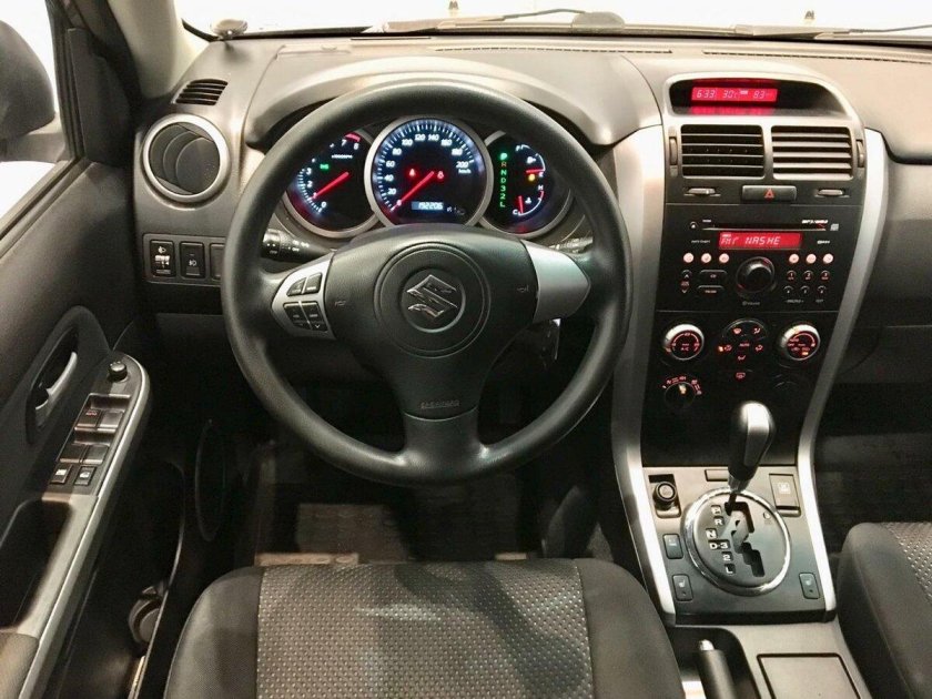 Suzuki Grand Vitara 2007 салон