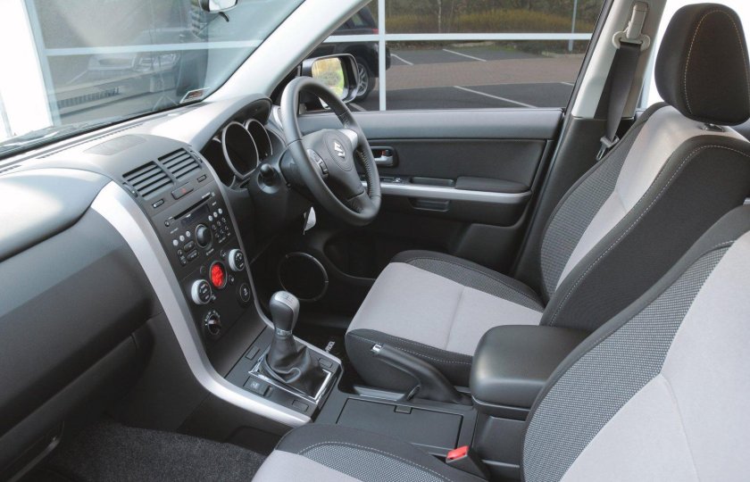 Suzuki Grand Vitara 2010 салон