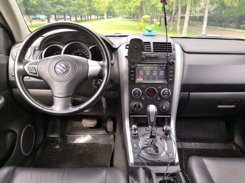 Suzuki Grand Vitara 3 салон