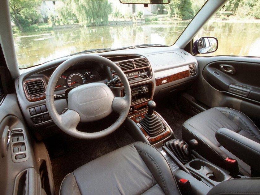 Suzuki Grand Vitara 2002 салон