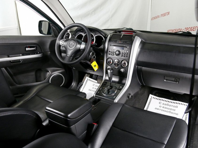 Suzuki Grand Vitara 2010 салон