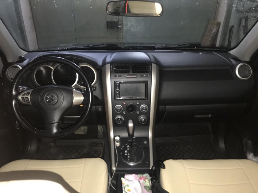 Suzuki Grand Vitara 2 салон