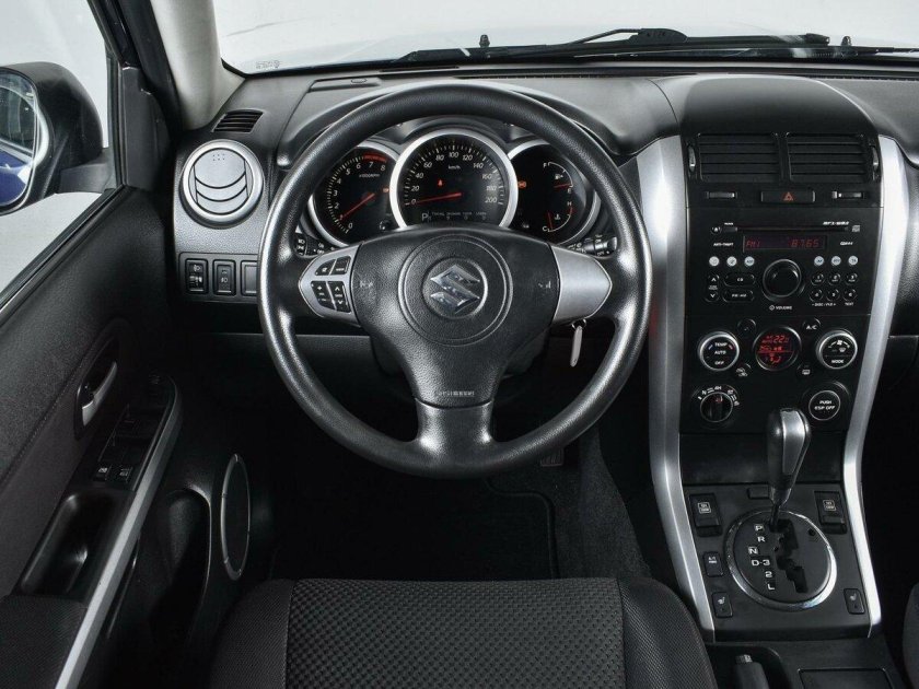 Suzuki Grand Vitara 2011 салон