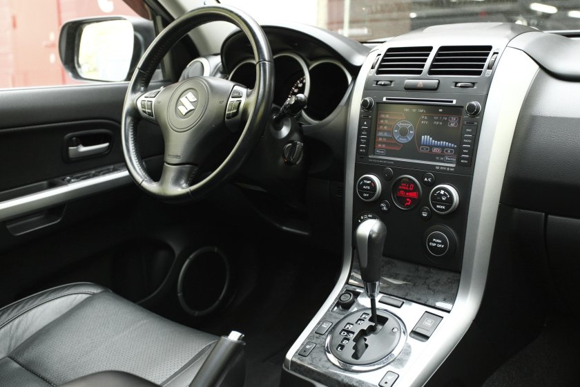Suzuki Grand Vitara 2010 салон