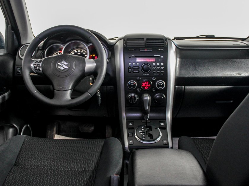 Suzuki Grand Vitara 2013 салон
