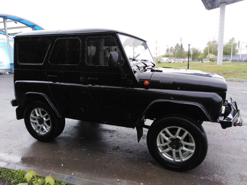 УАЗ Хантер черный