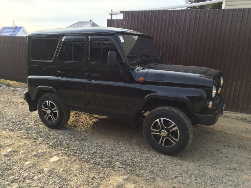 УАЗ Хантер черный тонированный