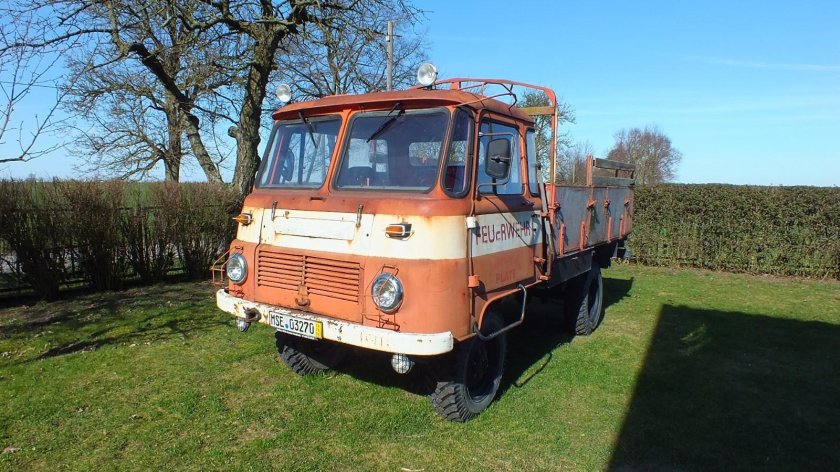 Робур ЛО 2002