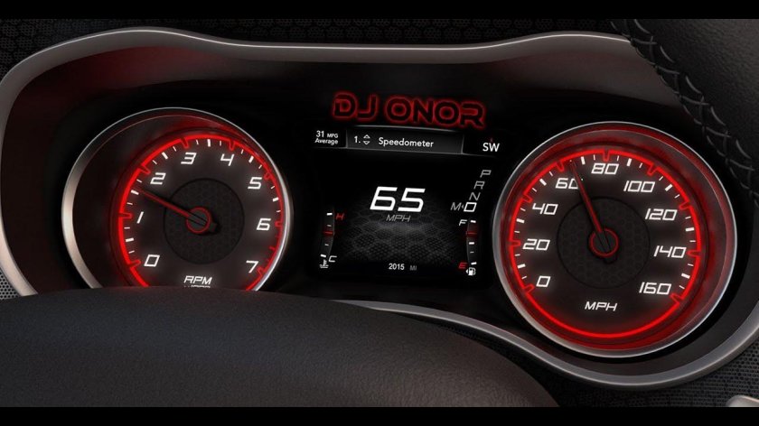 Dodge Challenger srt Hellcat приборная панель