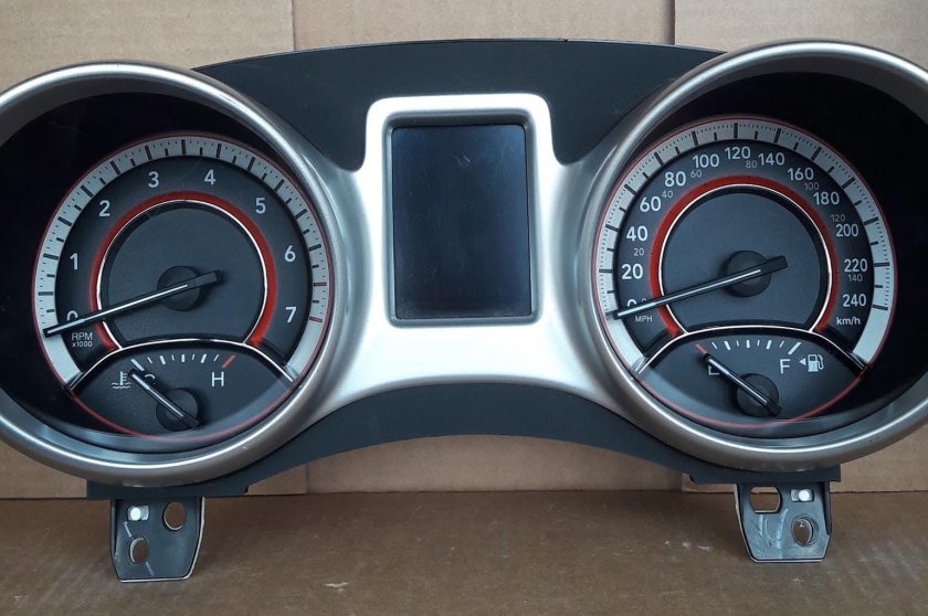 Панель приборов dodge Avenger 2014