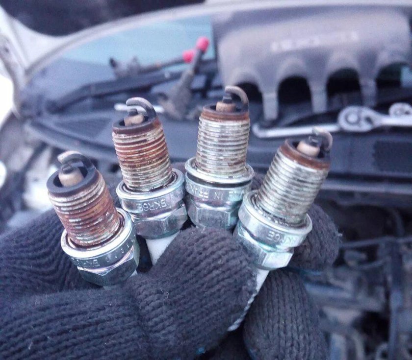 Свеча зажигания